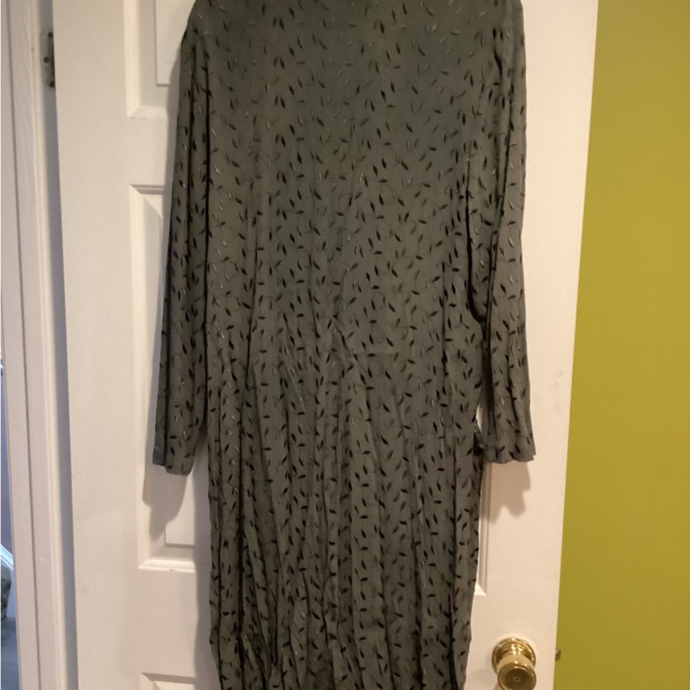 Dress - Picture 4 of 7